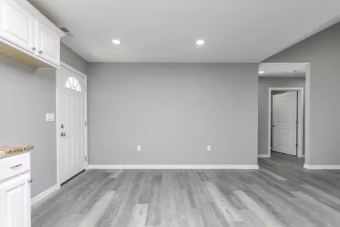 Living - 524 W Maple St, Mexico, MO 65265 photo 7 of 7