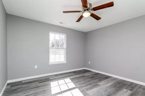 Bedroom - 524 W Maple St, Mexico, MO 65265 photo 2 of 2