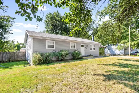 Exterior - 528 E Winter St, Columbia, MO 65202 photo 9 of 11