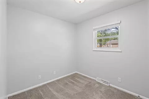 Bedroom - 528 E Winter St, Columbia, MO 65202 photo 6 of 6
