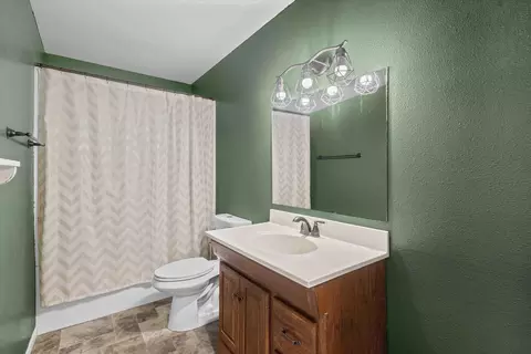 Bath - 528 E Winter St, Columbia, MO 65202 photo 1 of 1