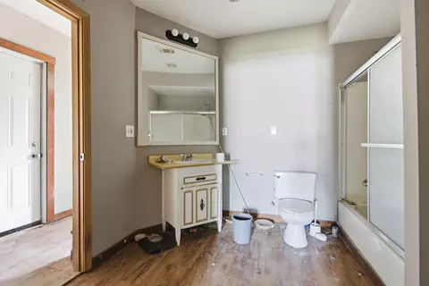 Bath - 103 E Stone St, Sturgeon, MO 65284 photo 1 of 1