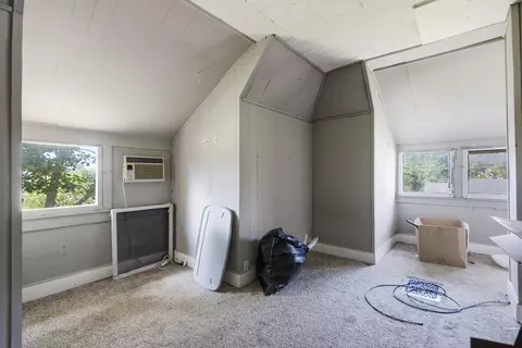 Bedroom - 103 E Stone St, Sturgeon, MO 65284 photo 4 of 6