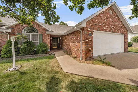 910 Manassas Pl, Jefferson City, MO 65109