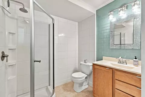 Bath - 2606 Summit Rd, Columbia, MO 65203 photo 3 of 3