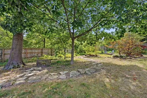 Exterior - 2606 Summit Rd, Columbia, MO 65203 photo 11 of 14