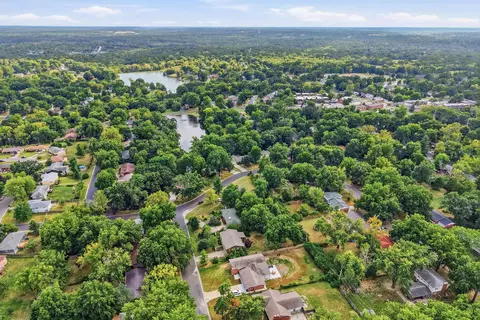 View/Area - 2606 Summit Rd, Columbia, MO 65203 photo 5 of 9