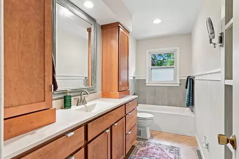 Bath - 2606 Summit Rd, Columbia, MO 65203 photo 2 of 3