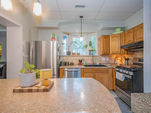Kitchen - 320 S 4th St, Moberly, MO 65270 photo 3 of 5