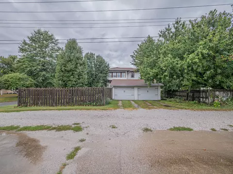 Exterior - 320 S 4th St, Moberly, MO 65270 photo 11 of 11