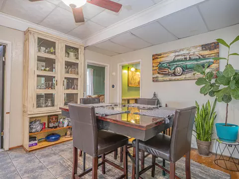 Dining - 320 S 4th St, Moberly, MO 65270 photo 1 of 3