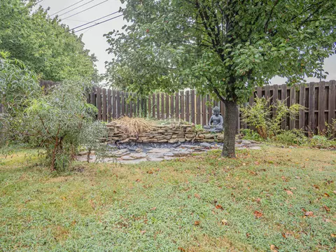 Exterior - 320 S 4th St, Moberly, MO 65270 photo 7 of 11