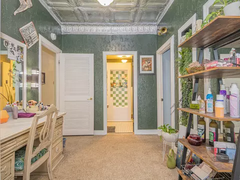 Bath - 320 S 4th St, Moberly, MO 65270 photo 2 of 4