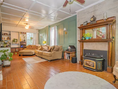 Living - 320 S 4th St, Moberly, MO 65270 photo 1 of 5