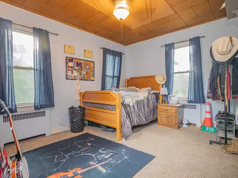Bedroom - 320 S 4th St, Moberly, MO 65270 photo 6 of 9