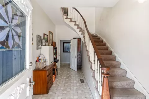 Entry Way - 301 W 5th St, Fulton, MO 65251 photo 3 of 8