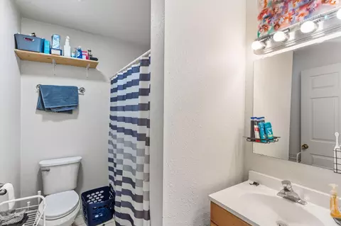 Bath - 301 W 5th St, Fulton, MO 65251 photo 2 of 5
