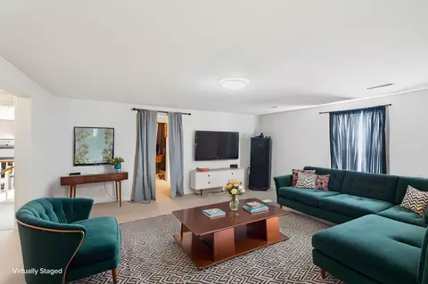 Living - 301 W 5th St, Fulton, MO 65251 photo 7 of 8