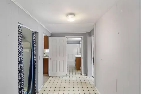 Entry Way - 301 W 5th St, Fulton, MO 65251 photo 5 of 8