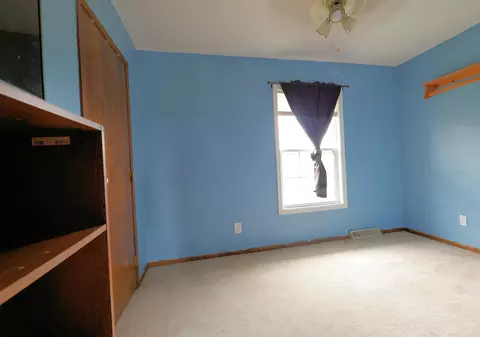 Bedroom - 9700 E Ball Rd, Centralia, MO 65240 photo 4 of 6
