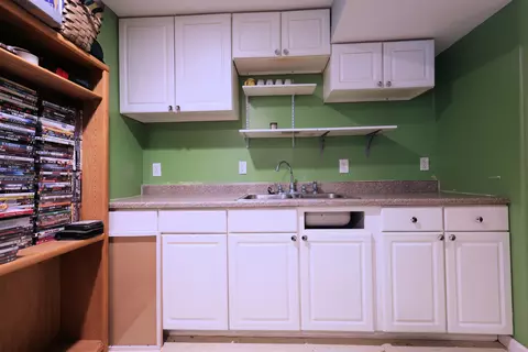 Kitchen - 9700 E Ball Rd, Centralia, MO 65240 photo 3 of 3