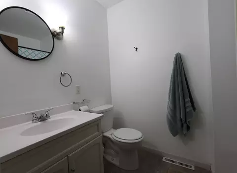 Bath - 9700 E Ball Rd, Centralia, MO 65240 photo 2 of 3