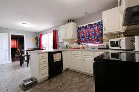 Kitchen - 9700 E Ball Rd, Centralia, MO 65240 photo 2 of 3