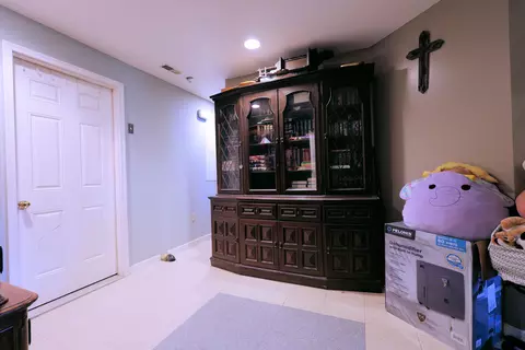 Entry Way - 9700 E Ball Rd, Centralia, MO 65240 photo 2 of 2
