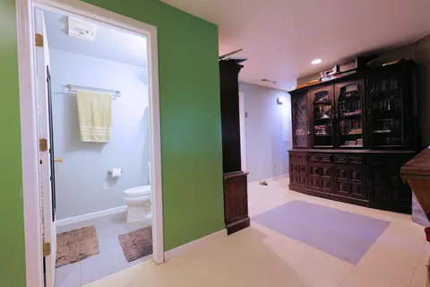 Entry Way - 9700 E Ball Rd, Centralia, MO 65240 photo 1 of 2