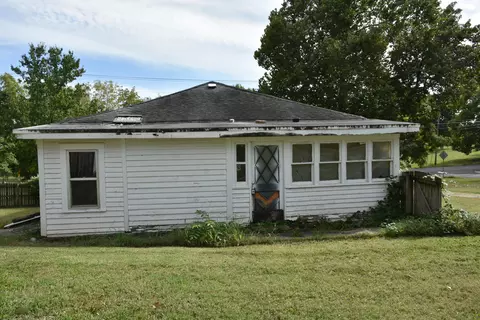 Exterior - 2103 E Walnut St, Columbia, MO 65201 photo 6 of 10