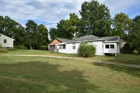 Exterior - 2103 E Walnut St, Columbia, MO 65201 photo 3 of 10