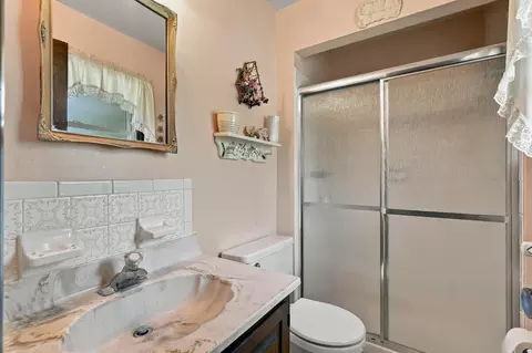 Bath - 52 Lee Dr, Holts Summit, MO 65043 photo 1 of 3