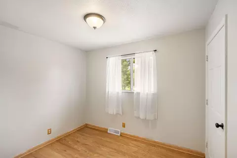 Bedroom - 4270 E Hillcrest Dr, Columbia, MO 65202 photo 2 of 8