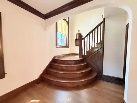Entry Way - 503 4th St, Boonville, MO 65233 photo 1 of 8
