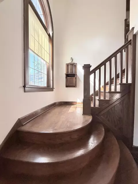 Entry Way - 503 4th St, Boonville, MO 65233 photo 4 of 8