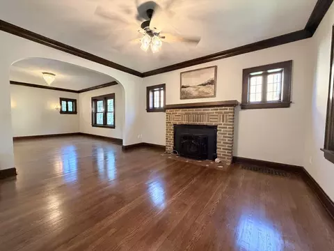 Living - 503 4th St, Boonville, MO 65233 photo 4 of 8