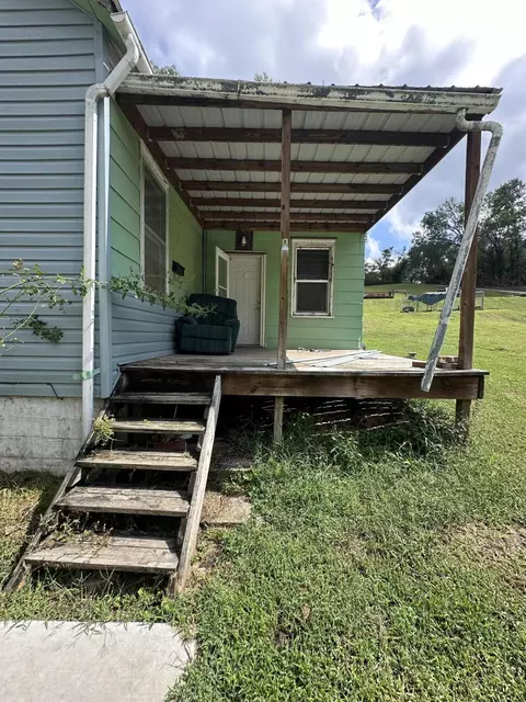 Exterior - 1108 Union St, Glasgow, MO 65254 photo 3 of 7