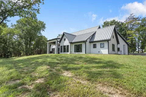 Exterior - 18550 Cantrell Dr, Boonville, MO 65233 photo 11 of 15
