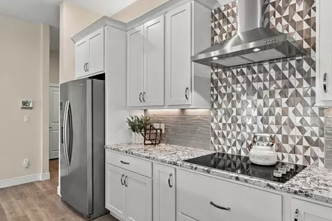 Kitchen - 6306 Murano Way, Columbia, MO 65201 photo 7 of 10