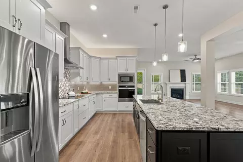 Kitchen - 6306 Murano Way, Columbia, MO 65201 photo 5 of 10
