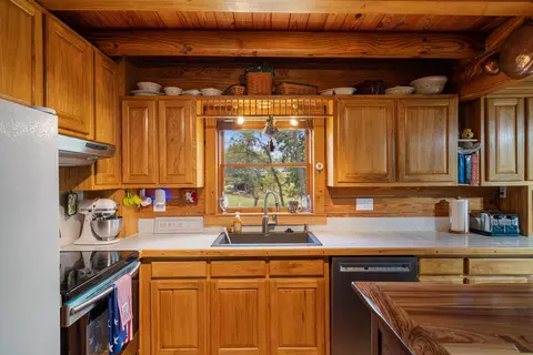 Kitchen - 2341 Mueller Ln, Pilot Grove, MO 65276 photo 2 of 6