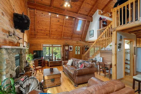 Living - 2341 Mueller Ln, Pilot Grove, MO 65276 photo 4 of 4