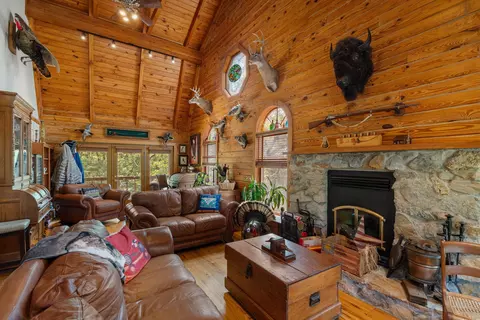 Living - 2341 Mueller Ln, Pilot Grove, MO 65276 photo 1 of 4