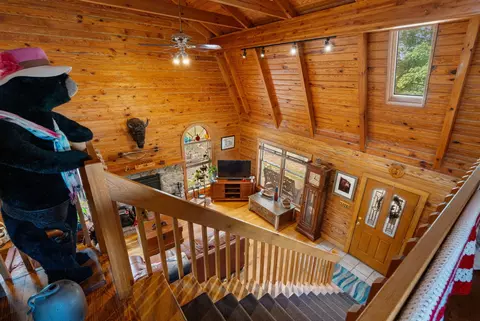 Entry Way - 2341 Mueller Ln, Pilot Grove, MO 65276 photo 4 of 5