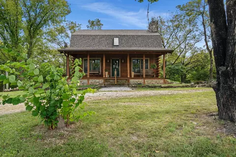 Exterior - 2341 Mueller Ln, Pilot Grove, MO 65276 photo 8 of 10
