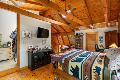Bedroom - 2341 Mueller Ln, Pilot Grove, MO 65276 photo 3 of 7