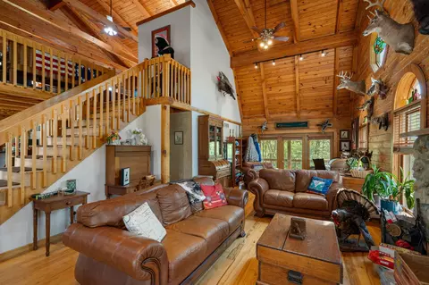 Living - 2341 Mueller Ln, Pilot Grove, MO 65276 photo 2 of 4