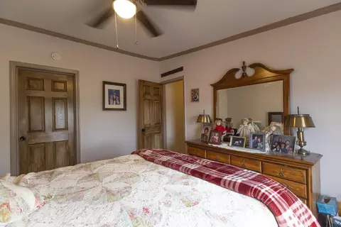 Bedroom - 36746 State Highway Y, Excello, MO 65247 photo 6 of 6