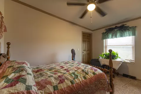 Bedroom - 36746 State Highway Y, Excello, MO 65247 photo 3 of 6