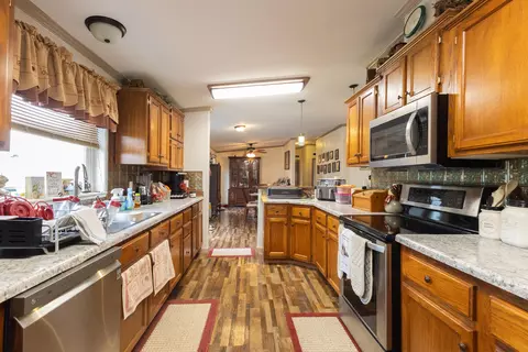 Kitchen - 36746 State Highway Y, Excello, MO 65247 photo 1 of 2